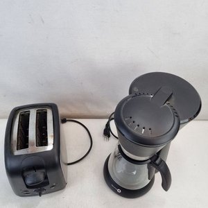 Lote de 5 Pequeños Electrodomésticos: Cafetera, Licuadora, Tostadora y Vaporizador - imagen 10