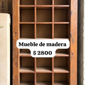 Lote siguiente: Estantería de Madera con Múltiples Compartimentos