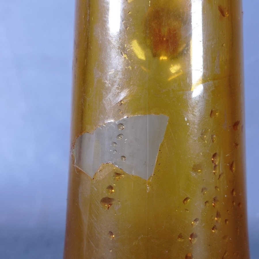 Botella con fisonomía de trompeta, medidas: 37,5cm de alto. - imagen 6