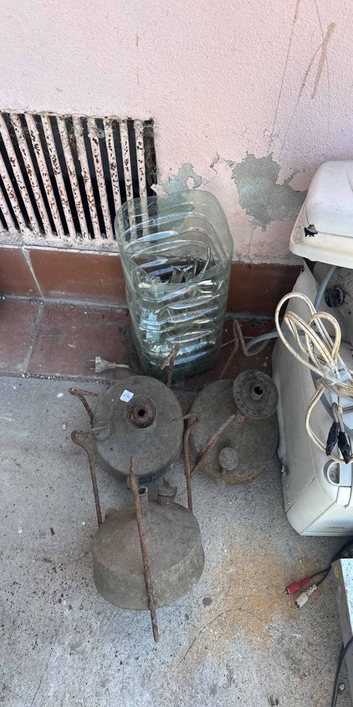 Lote de 3 lámparas a querosén antiguas y ganchos