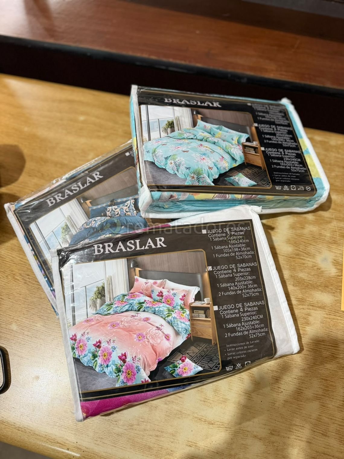 Juego de Sábanas Braslar Estampadas Flores y Hojas