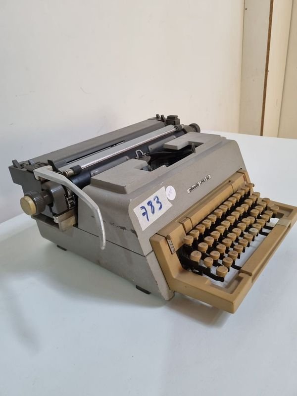 Maquina De Escribir Olivetti - imagen 6