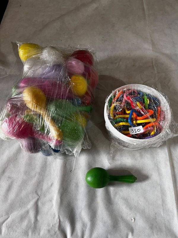Lote de Maracas, Sonajeros y Argollas de Plástico Multicolor