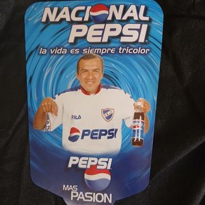 Lote anterior: Cartel Publicitario Troquelado Pepsi y C.N. de F. con Rubén Sosa