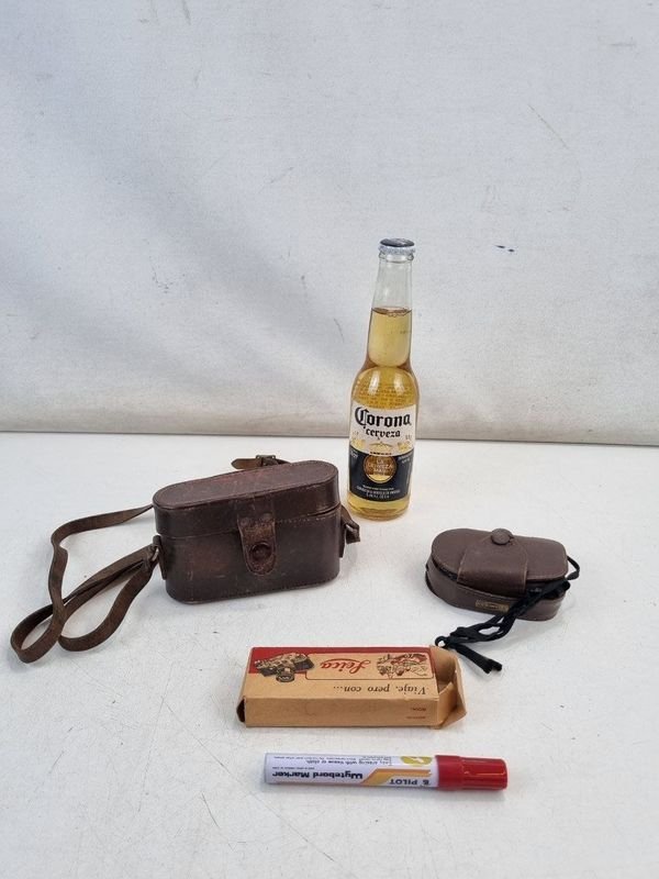 Set De Fotografía Antigua: Cámara Pablo Ferrando, Fotómetro Weston Y Caja De Negativos