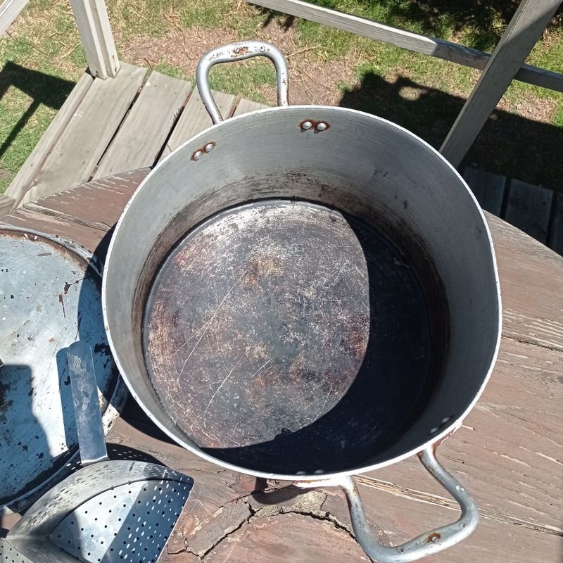 Utensilios de cocina en buen estado - imagen 2