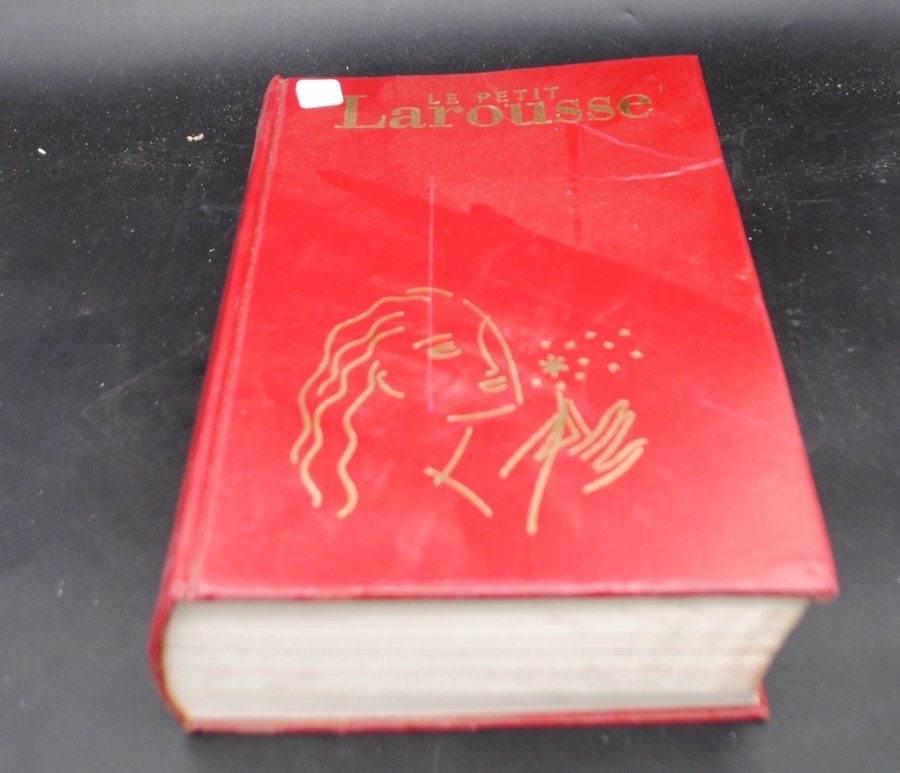 Lote siguiente: Libro de referencia LE PETIT LAROUSSE
