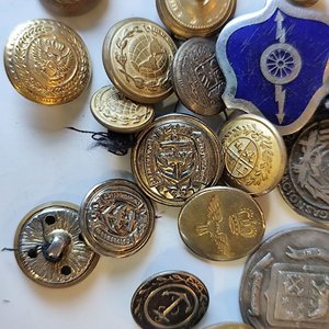 Lote de Botones Militares, Insignias y Medallas Antiguas - imagen 3