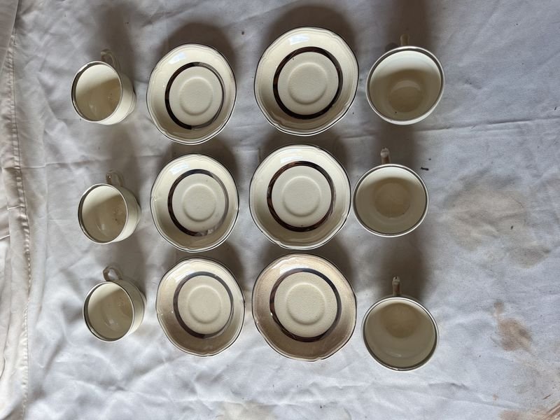 Set de tazas y platos de porcelana inglesa - imagen 3