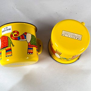 Par de Tazas Esmaltadas Amarillas con Diseño de Elefantes - imagen 3