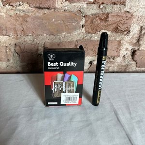 Lote siguiente: Neceser de Viaje con Set de Manicuría y Marcador Permanente