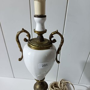 Lámpara de Mesa Antigua de Porcelana Blanca y Bronce - imagen 3