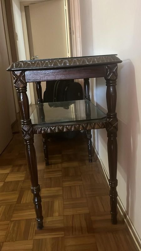 Mesa auxiliar tallada de 2 niveles - imagen 4