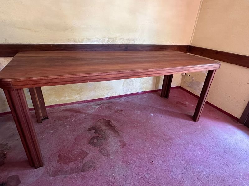 Lote anterior: MESA DE MADERA DE COMEDOR EN MADERA DURA ESQUINAS REDONDEADAS