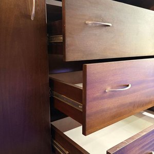 Cómoda Minibar Laqueada con 3 Cajones y Espacio Frigorífico - imagen 2