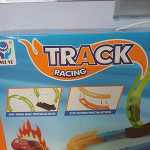 Pista de Carreras "Track Racing" con Auto y Accesorios - imagen 9