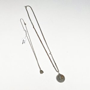 Dos Cadenas de Plata con Colgantes Religiosos - imagen 2
