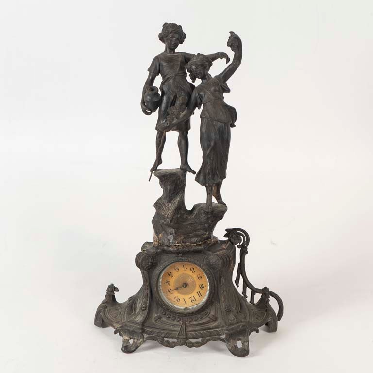 Lote anterior: Reloj con grupo petit bronce, personajes y detalles