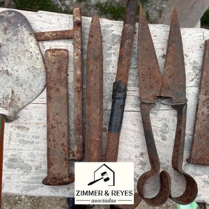 Lote anterior: Lote de Herramientas Antiguas de Mano y Forja