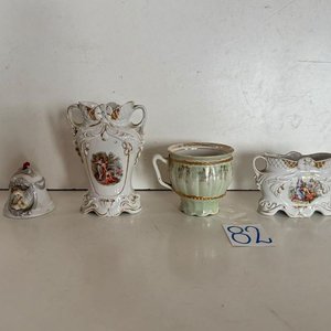 Lote de 2 Adornos de Loza Alemana: Taza Decorativa Antigua y Campana - imagen 4