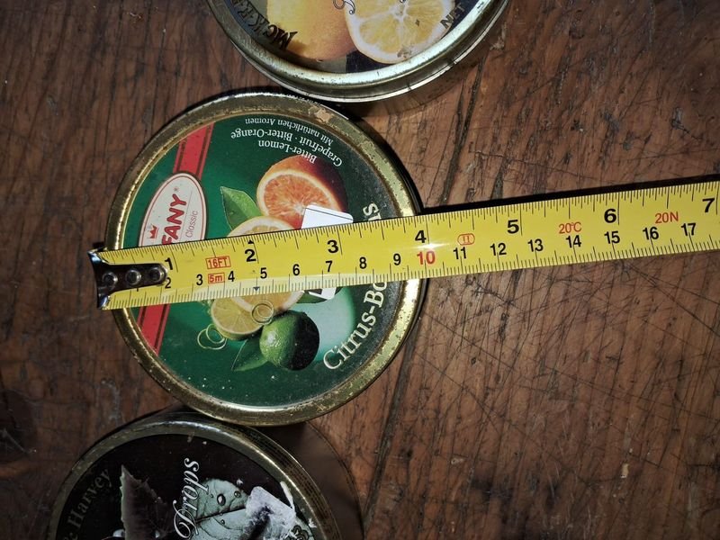 Lote de 3 latas coleccionables de golosinas - imagen 2
