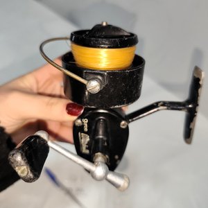 Reel Frontal Metálico Garcia Mitchell Usado - imagen 3