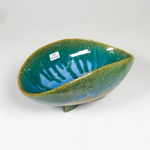 Centro de cerámica con pie, firmado 25 x 17 cm - imagen 2