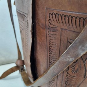 Conjunto de Cuero Repujado para Mateada: Matera y Porta Vasos - imagen 5