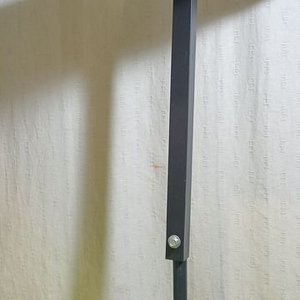 Mesa de Arrimo Moderna en Madera y Caño Negro - imagen 2