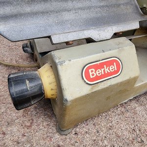 Cortadora de Fiambre Berkel Modelo 611 Industria Uruguaya - imagen 2
