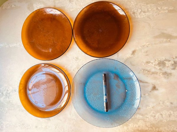 2 BOWLS DE VIDRIO Y 4 PLATOS - imagen 6