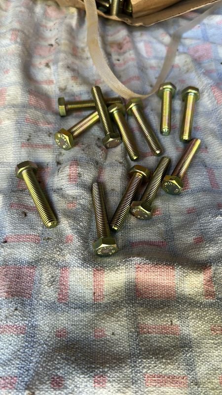 Tornillos acerados hexagonales de alta calidad - imagen 3