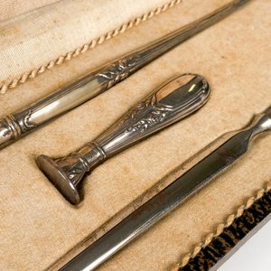 Juego de Escritorio de Plata Alemana 800, Tres Piezas con Estuche - imagen 3