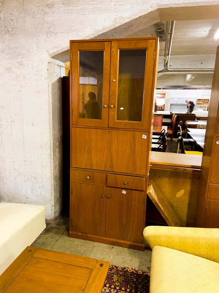 Mueble Bar o Escritorio Antiguo de Madera con Puertas y Estantes
