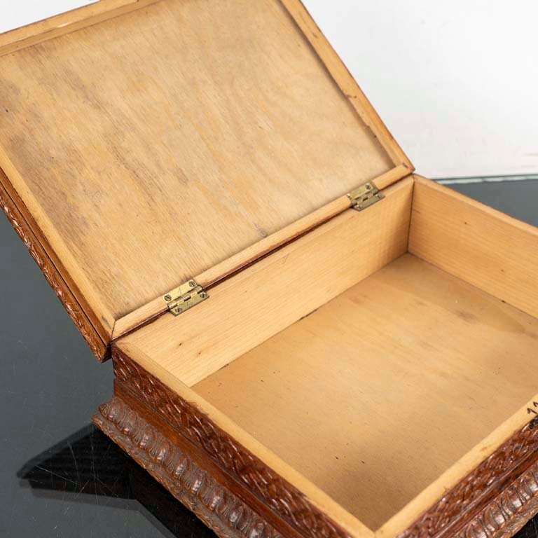 Caja de madera tallada - Medidas: 30x23x9cm - imagen 2