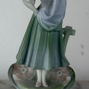Lote anterior: Figura Antigua de Porcelana Niña con Pañuelo - Gebruder Heubach