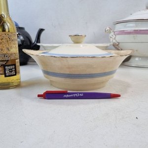 L 068 - 10 Piezas - Importante surtido de piezas de vajilla antigua de diversas firmas europeas, destacando tazas y bandejas de servicio (Con detalles y averias) - imagen 3