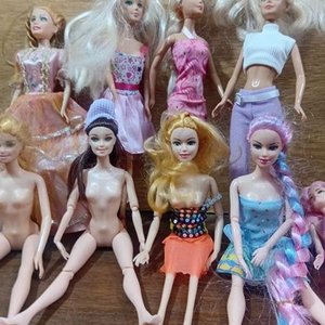 Lote de 9 Muñecas Estilo Barbie y Sirena - imagen 8
