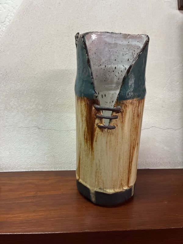 Vaso Cerámico Florero con Diseño Único - imagen 1