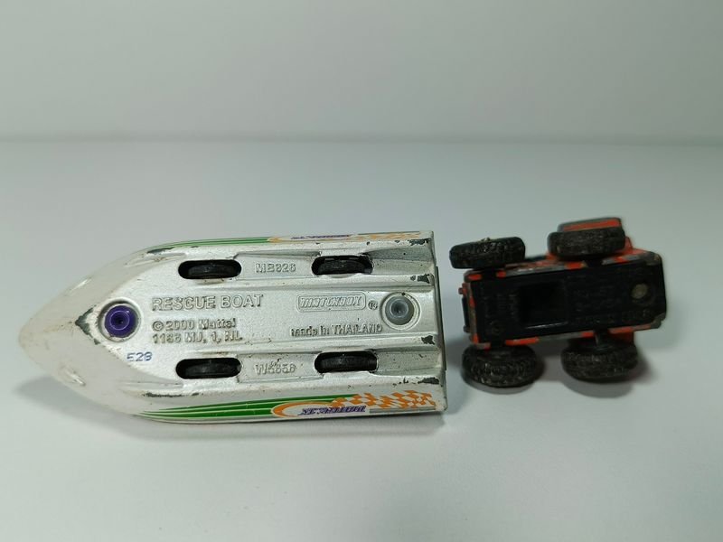 Juguetes coleccionables Tomica y Match Box - imagen 3