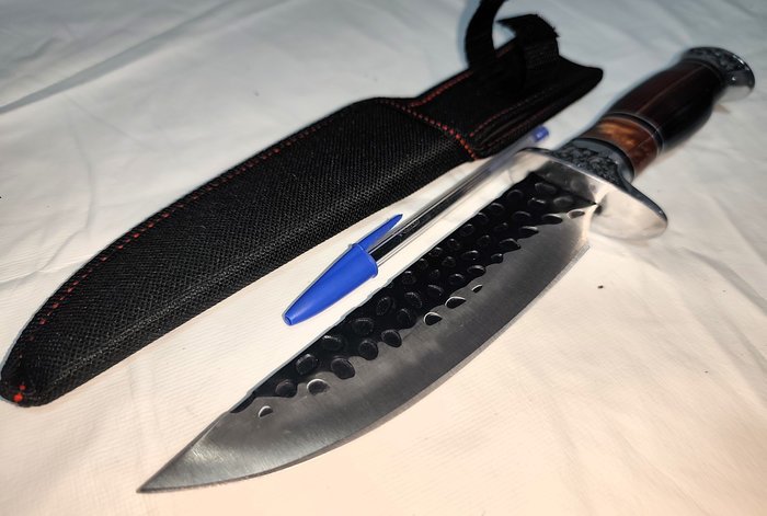 Cuchillo de Asador de Alta Gama con Funda y Empuñadura Lustrada