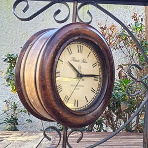 Reloj Decorativo de Pared Doble Faz con Soporte de Hierro Forjado -  Conmemorativo Palacio Salvo de Montevideo (1928)- Medidas Soporte: 41,5 cm x 49 cm / Medidas Reloj Diámetro 26 cm x Alto 41,5 cm x 49 cm cm Aprox. - imagen 8
