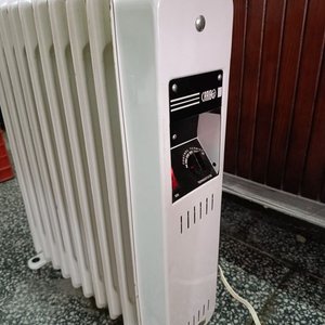Radiador de Aceite Eléctrico CARIB, Blanco, Funcionando - imagen 5
