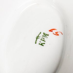 Salsera de Porcelana Alemana KPM con Plato Decorado - imagen 4