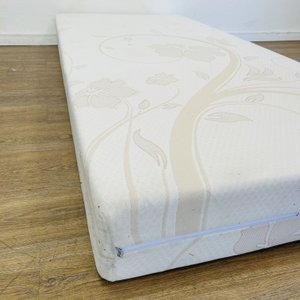 Colchón de una plaza 90x190x20cm con diseño floral - imagen 3