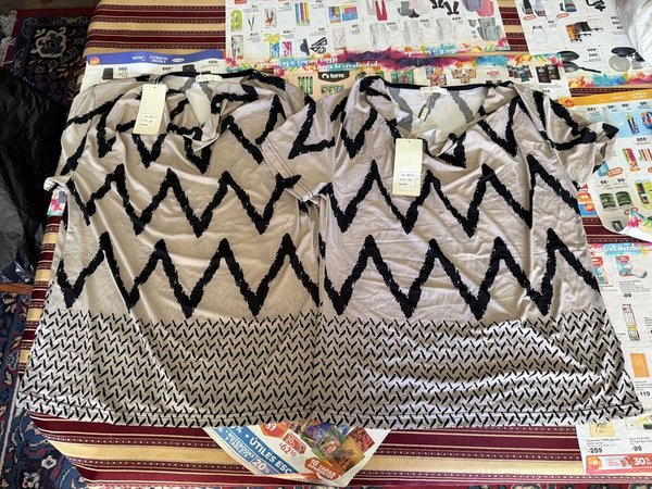 Blusa Nueva Talle M/L con Diseño Zigzag