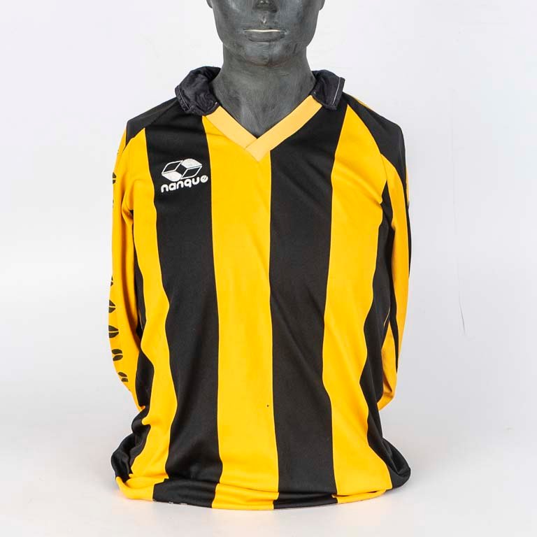 Lote siguiente: Camiseta de Peñarol de utilería marca nanque N°11 modelo del año 1991