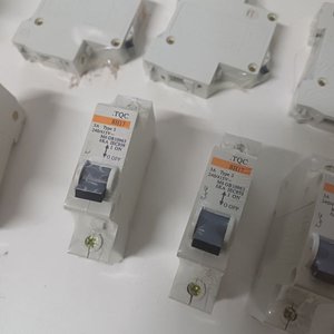 Caja con 12 Llaves Térmicas Unipolares de 3 Amp - imagen 4
