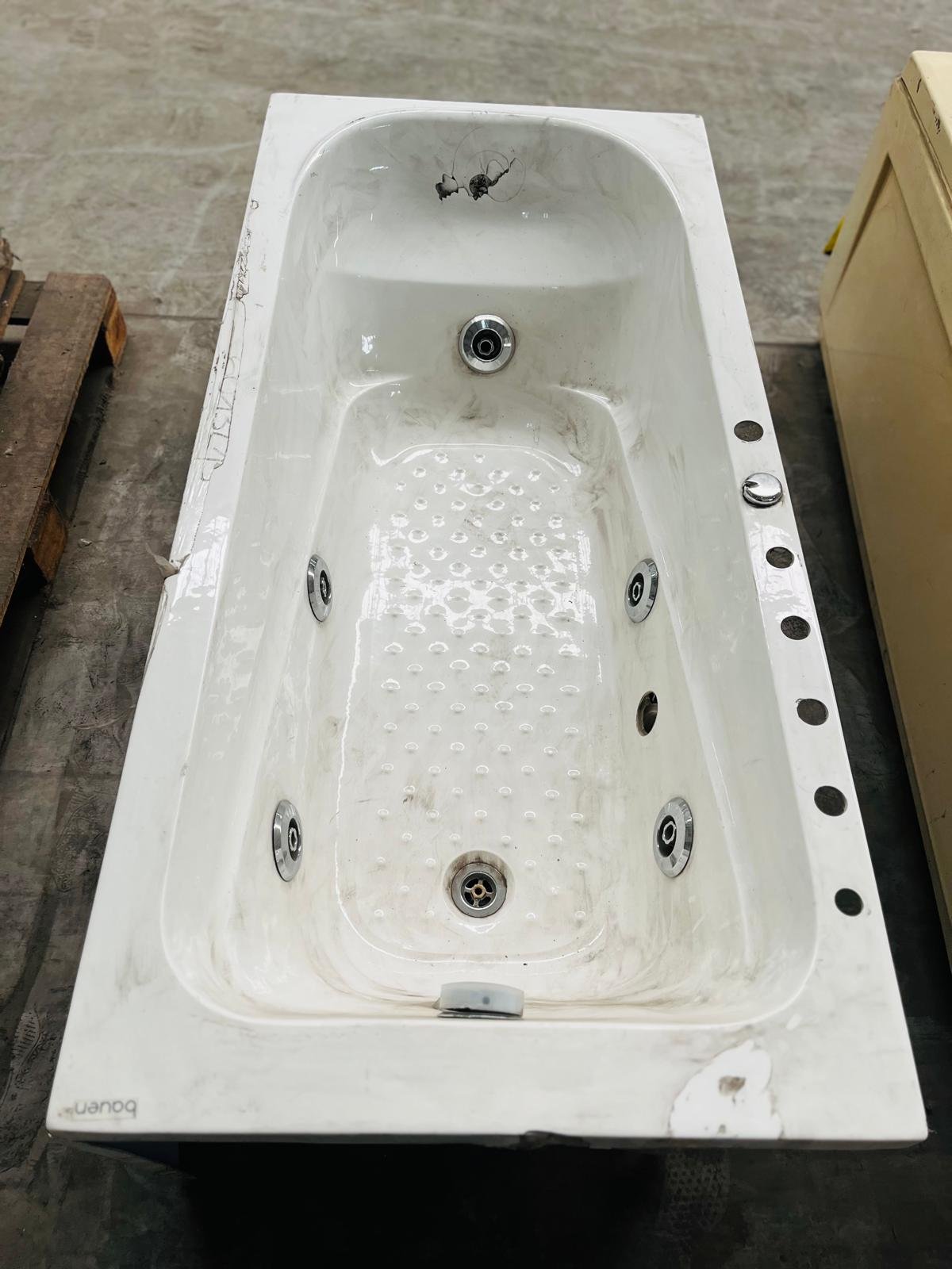 Jacuzzi de Fibra Blanca con Jets y Bomba