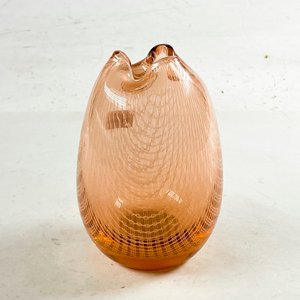 Lote anterior: Florero de Cristal Color Durazno con Diseño Reticulado